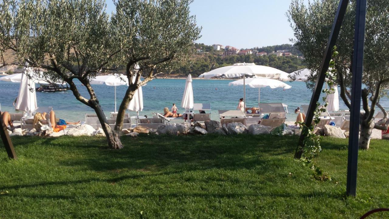 Seaside Apartment For 2 P Trogir Exterior foto