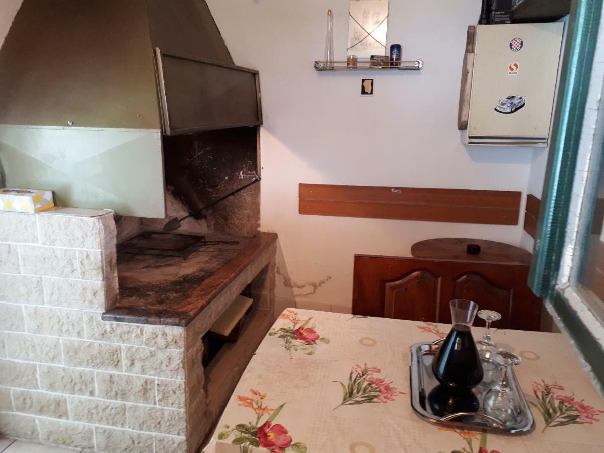 Seaside Apartment For 2 P Trogir Exterior foto