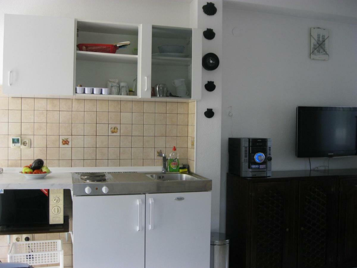 Seaside Apartment For 2 P Trogir Exterior foto